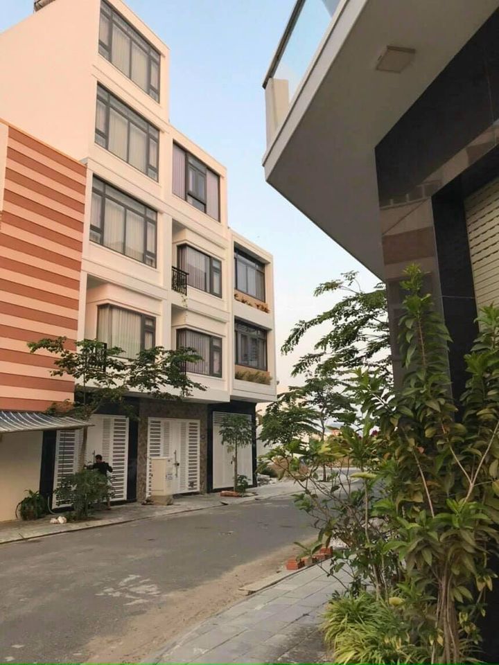 Cần bán nhà đẹp 5 Tầng mới xây, nhà nằm khu đô thị VCN Phước long 2, Nha Trang, Khánh Hoà.